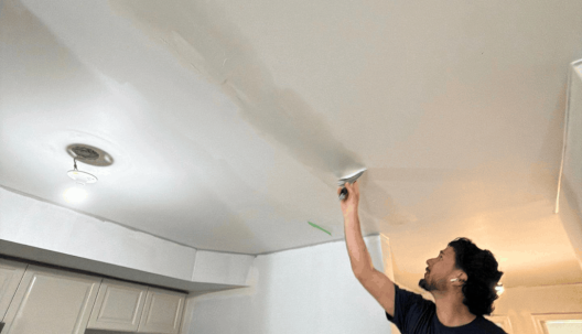 Drywall Repair in Toronto to Fix Holes, Cracks & Damage